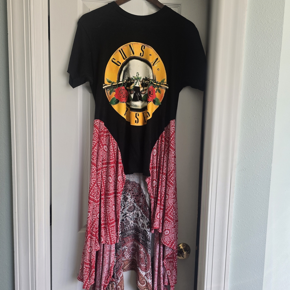 Vintage One Of a Kind Guns N Roses Tee With Flowy Fabric